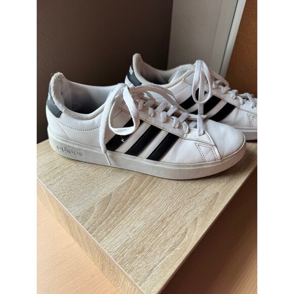 Adidas Cloudfoam Comfort Sneakers – Men’s Size 9 – White/Black - Picture 8 of 12